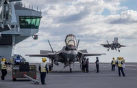 F-35B na palube novej lietadlovej lode HMS Queen Elizabeth